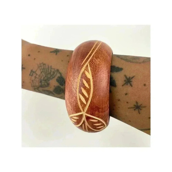 VTG Brown Wood Chunky Bracelet Wooden Bangle Carved Unique Design - Picture 4 of 8